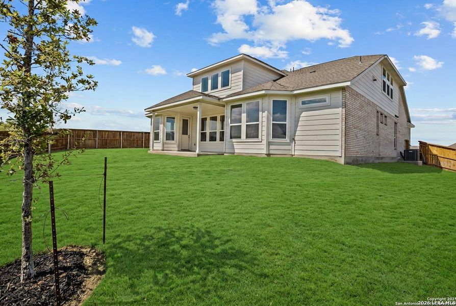 Exterior details and patio area of a home in Homestead, Schertz (Image 23).