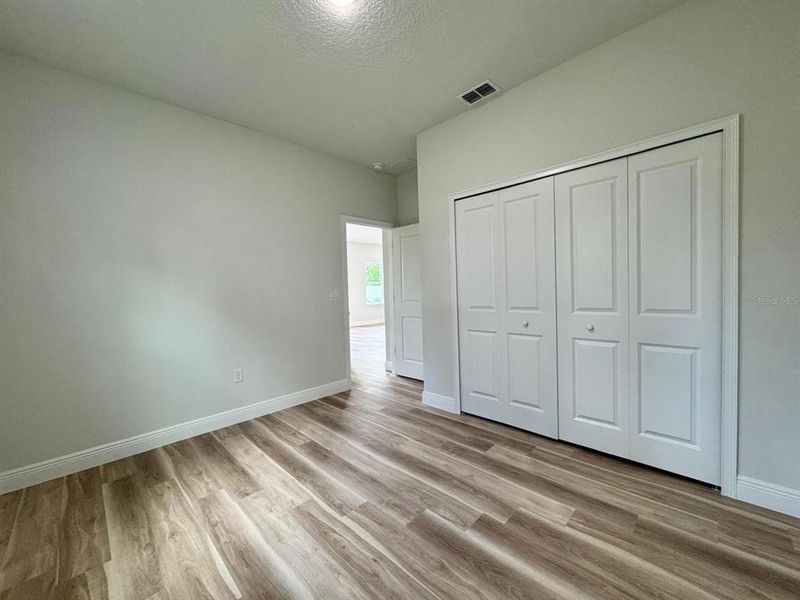 Spacious, unfurnished interior of a new home in , Ocala (Image 19).