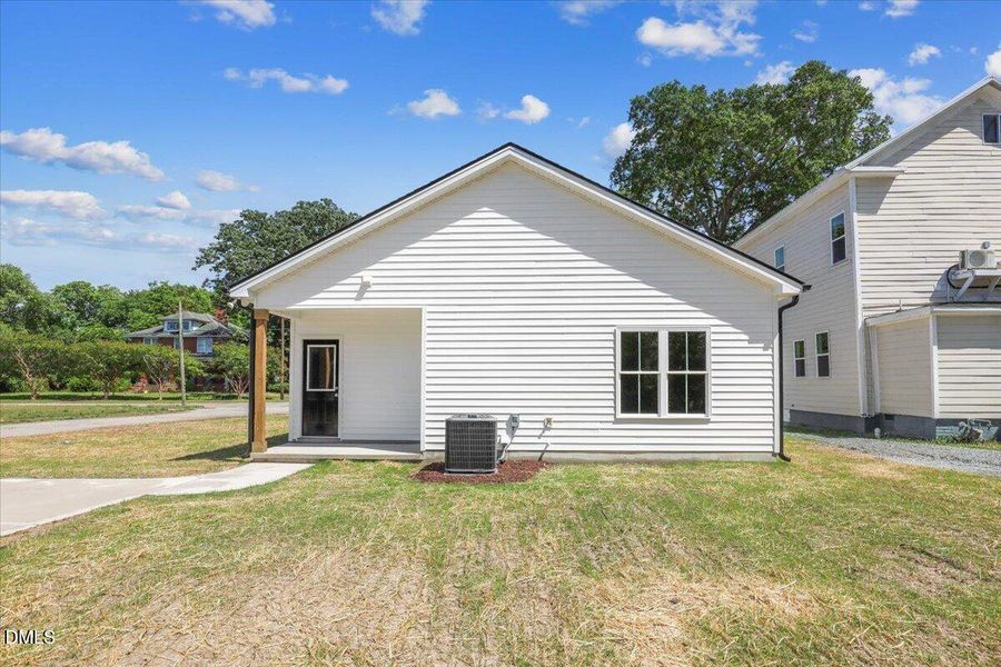06-311 N Wilson Ave-6