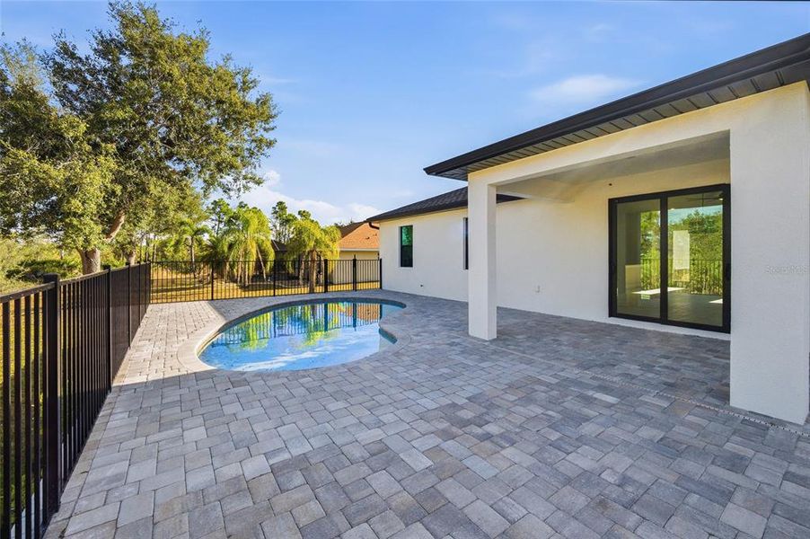 Exterior details and patio area of a home in , Port Charlotte (Image 18).