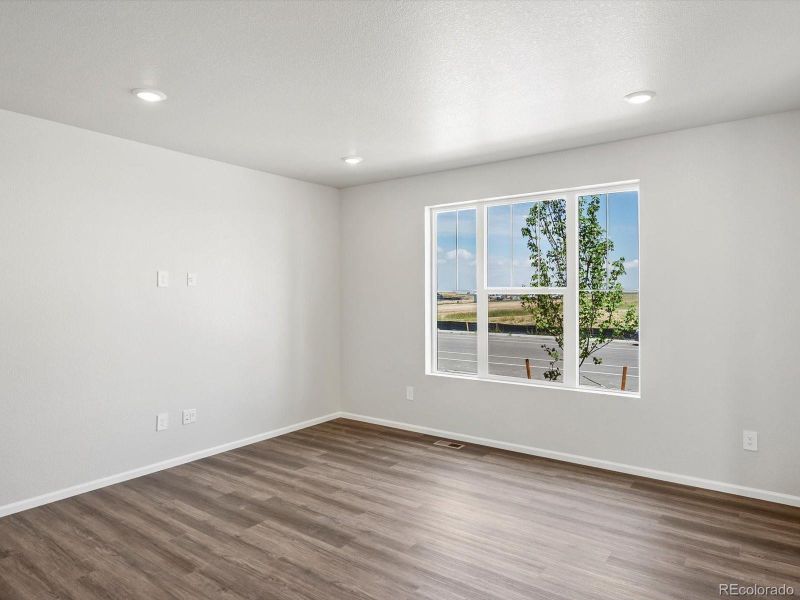 Spacious, unfurnished interior of a new home in Horizon Uptown: The Mountain Collection, Aurora (Image 16). Spacious, unfurnished interior of a new home in Horizon Uptown: The Mountain Collection, Aurora (Image 16).