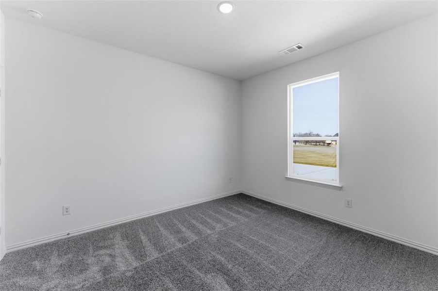 Spacious, unfurnished interior of a new home in Oak Grove Addition, Springtown (Image 24).