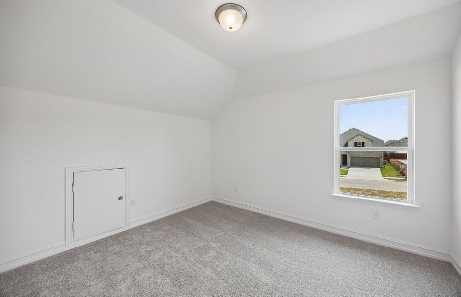 Spacious, unfurnished interior of a new home in Wilson Creek Meadows, Celina (Image 17).