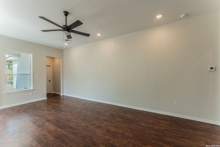 Spacious, unfurnished interior of a new home in , San Antonio (Image 22).