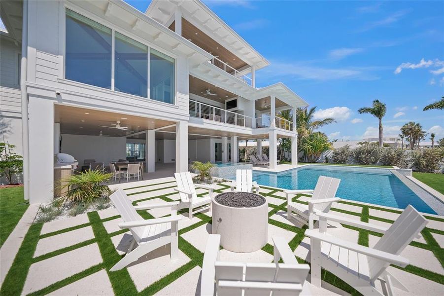 Exterior details and patio area of a home in , Holmes Beach (Image 30). Exterior details and patio area of a home in , Holmes Beach (Image 30).