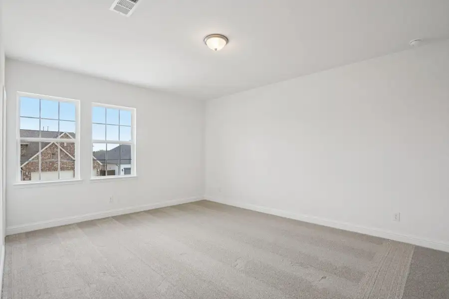 Spacious, unfurnished interior of a new home in Del Bello Lakes 60', Manvel (Image 37).