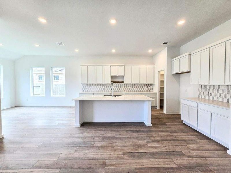 *Not actual home, pictures representative of same floor plan*