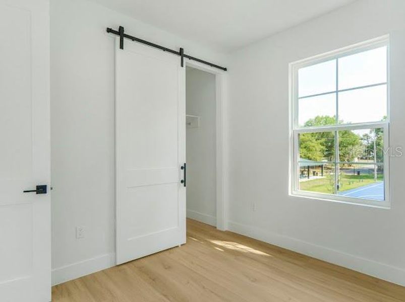 Spacious, unfurnished interior of a new home in , Oakland (Image 31).