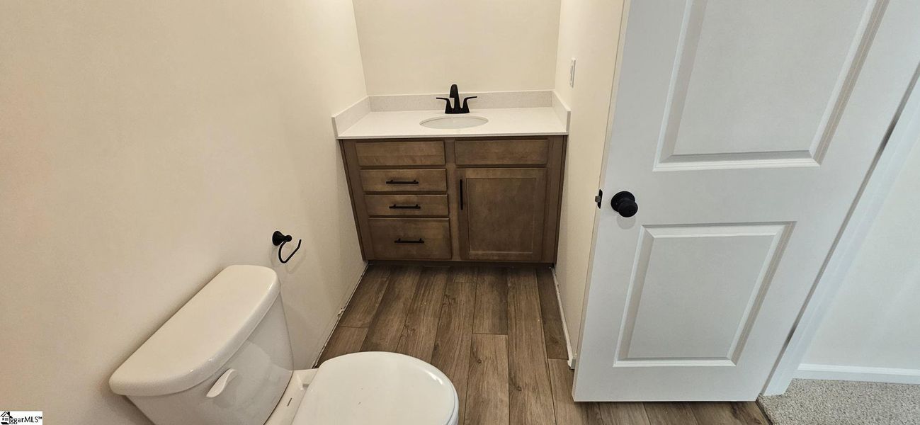 Furnished interior view inside a new home in Sedona, Greenville (Image 6).