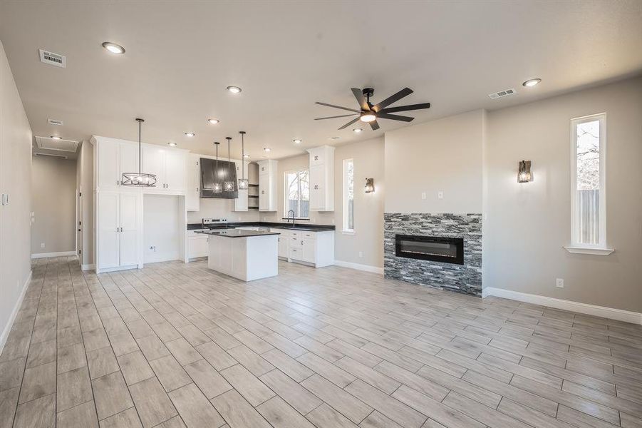 Image 33 of a home in .