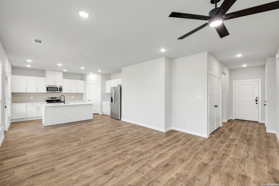 Spacious, unfurnished interior of a new home in Edgewood Estates, Midlothian (Image 33).