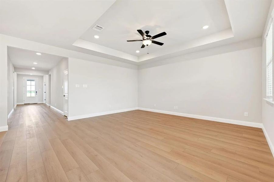 Spacious, unfurnished interior of a new home in Heartland, Heartland (Image 17).