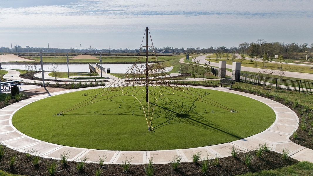 Image 5 of a home in Fulshear Lakes 80'.