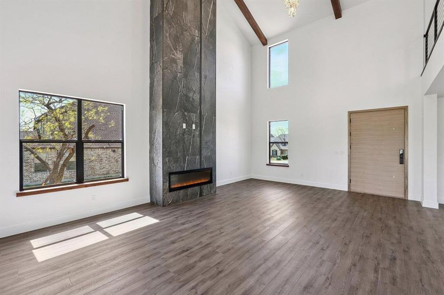 Spacious, unfurnished interior of a new home in , Cedar Hill (Image 13).