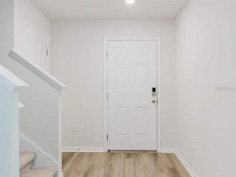 Spacious, unfurnished interior of a new home in Silverstone North, Palmetto (Image 16).