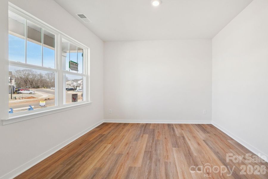 Spacious, unfurnished interior of a new home in Clark Creek Landing, Lincolnton (Image 11).