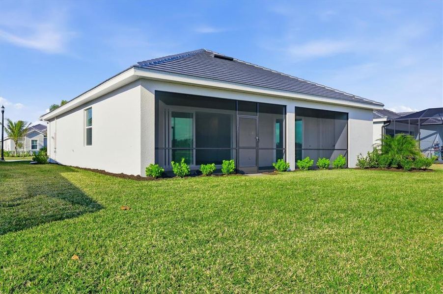 Exterior details and patio area of a home in Heritage Landing, Punta Gorda (Image 35).