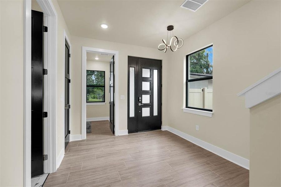 Spacious, unfurnished interior of a new home in , Orlando (Image 52).