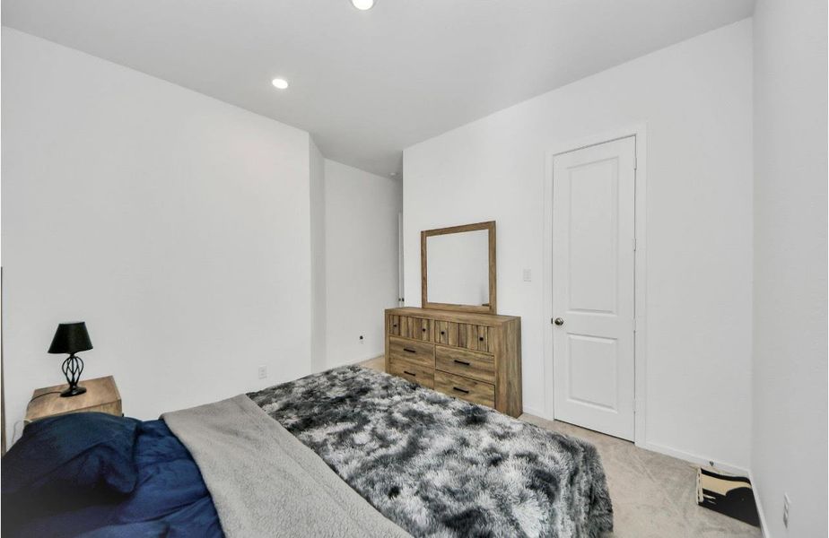 Furnished interior view inside a new home in Cross Creek West: Richmond Collection, Fulshear (Image 31).