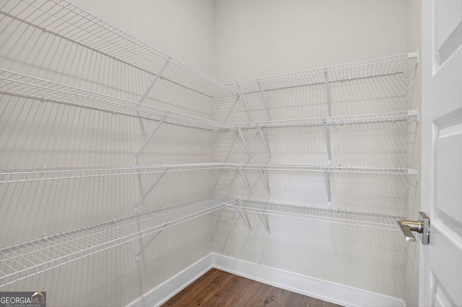 Spacious, unfurnished interior of a new home in The Fairways at Mirror Lake, Villa Rica (Image 64).
