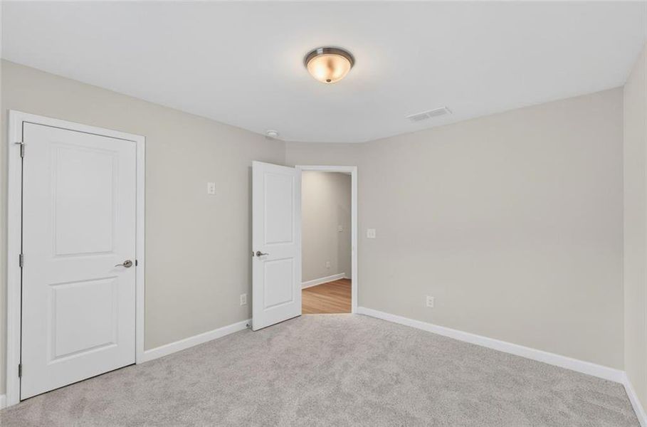 Spacious, unfurnished interior of a new home in Avenbrook, Mableton (Image 25). Spacious, unfurnished interior of a new home in Avenbrook, Mableton (Image 25).