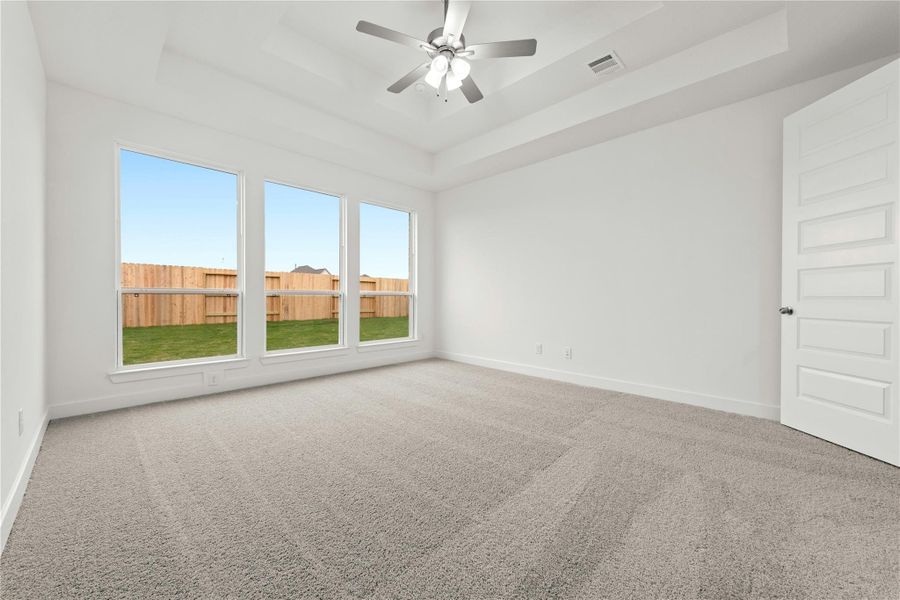 Representative image. Features, selections and colors may vary.