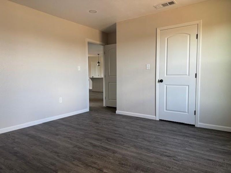 Spacious, unfurnished interior of a new home in , Honey Grove (Image 10).