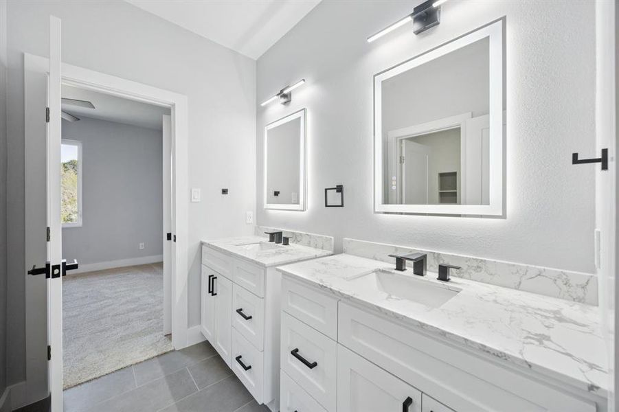 Furnished interior view inside a new home in , Cedar Hill (Image 19).