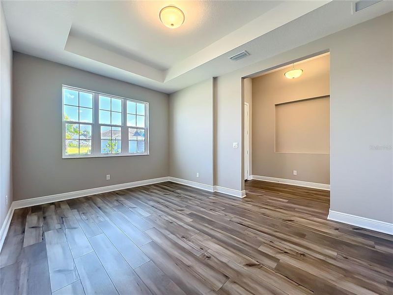 Spacious, unfurnished interior of a new home in Watercolor Place, Bradenton (Image 25).