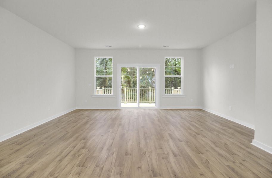 Spacious, unfurnished interior of a new home in Indigo Grove Townhomes, Johns Island (Image 21).