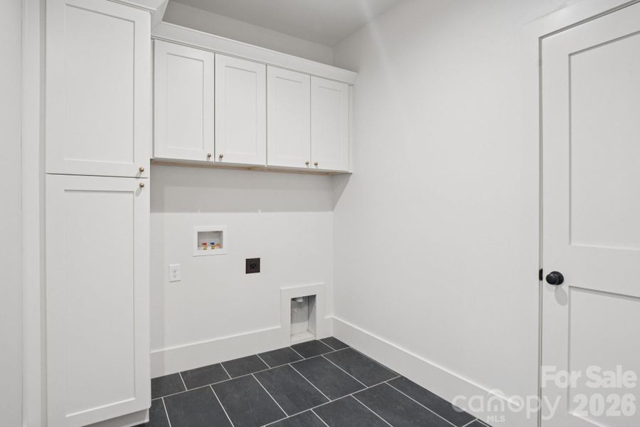 Spacious, unfurnished interior of a new home in , Huntersville (Image 24).