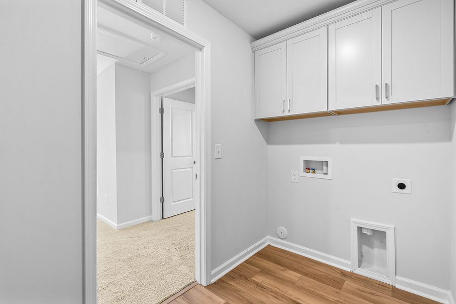 Spacious, unfurnished interior of a new home in Hanes Lake, Winston-Salem (Image 36).