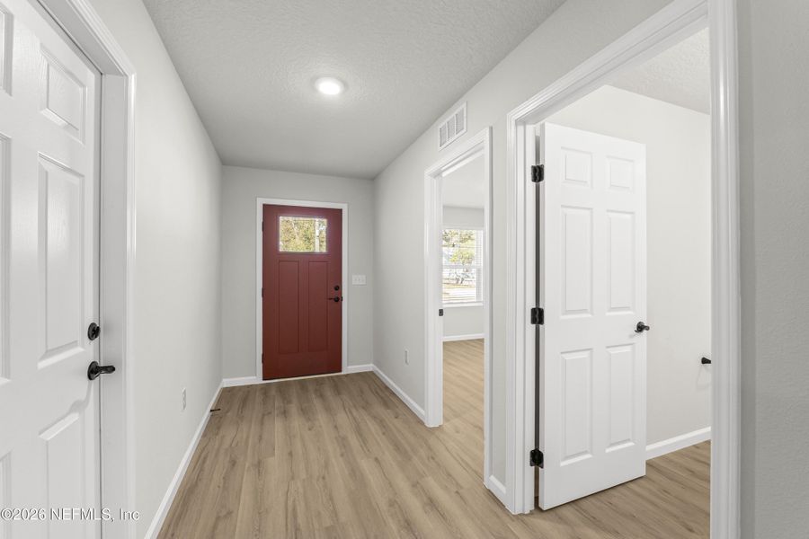 Spacious, unfurnished interior of a new home in , Jacksonville (Image 23).