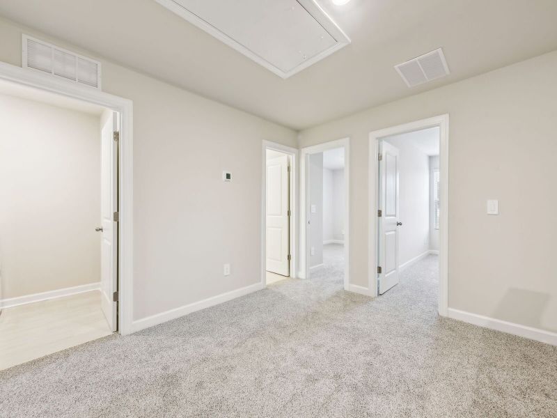 Spacious, unfurnished interior of a new home in Galloway Ridge, Charlotte (Image 21).