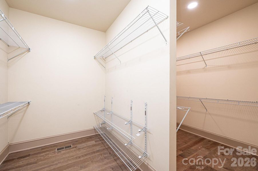 Spacious, unfurnished interior of a new home in , Newton (Image 24).