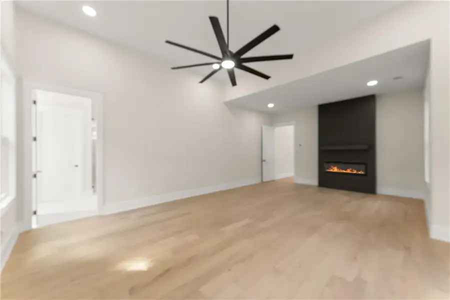 Spacious, unfurnished interior of a new home in , Hoschton (Image 41).