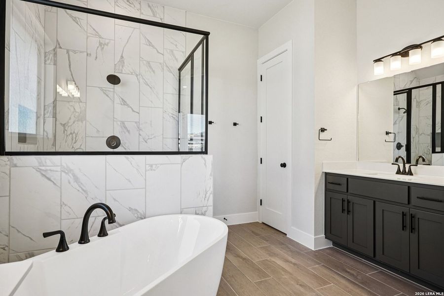 Furnished interior view inside a new home in Meyer Ranch, New Braunfels (Image 14).