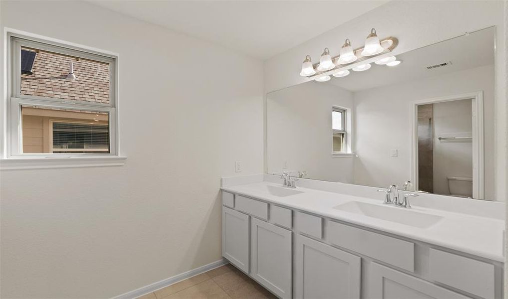 Double sinks in hall bath 2 (*Photo not of actual home and used for illustration purposes only.)