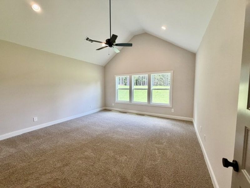 Spacious, unfurnished interior of a new home in Lakefield, Palmetto (Image 13).