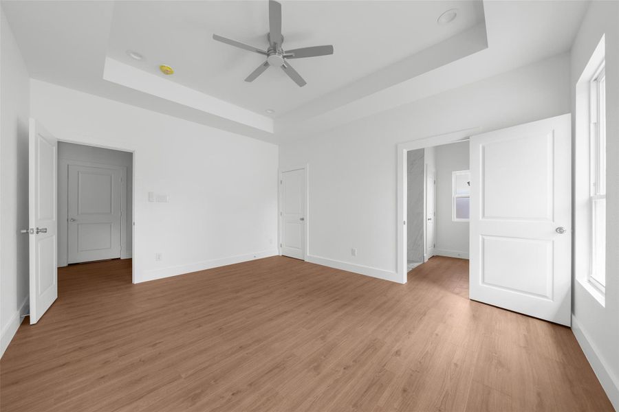 Spacious, unfurnished interior of a new home in , Hempstead (Image 24).
