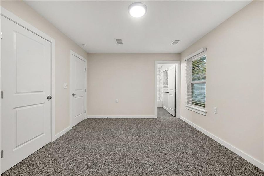 Spacious, unfurnished interior of a new home in , Atlanta (Image 24).