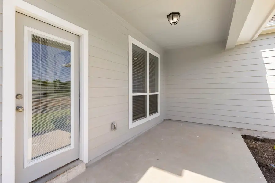 Representative exterior details of a home built from the The 2588 by Stylecraft Builders in Arroyo Ranch, Seguin (Image 4).