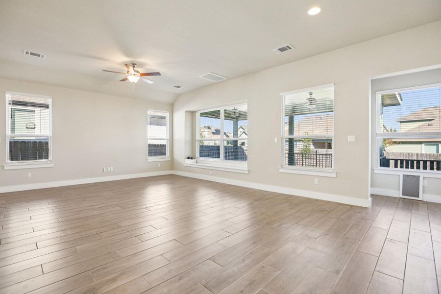 Spacious, unfurnished interior of a new home in Orchard Ridge, Liberty Hill (Image 12).