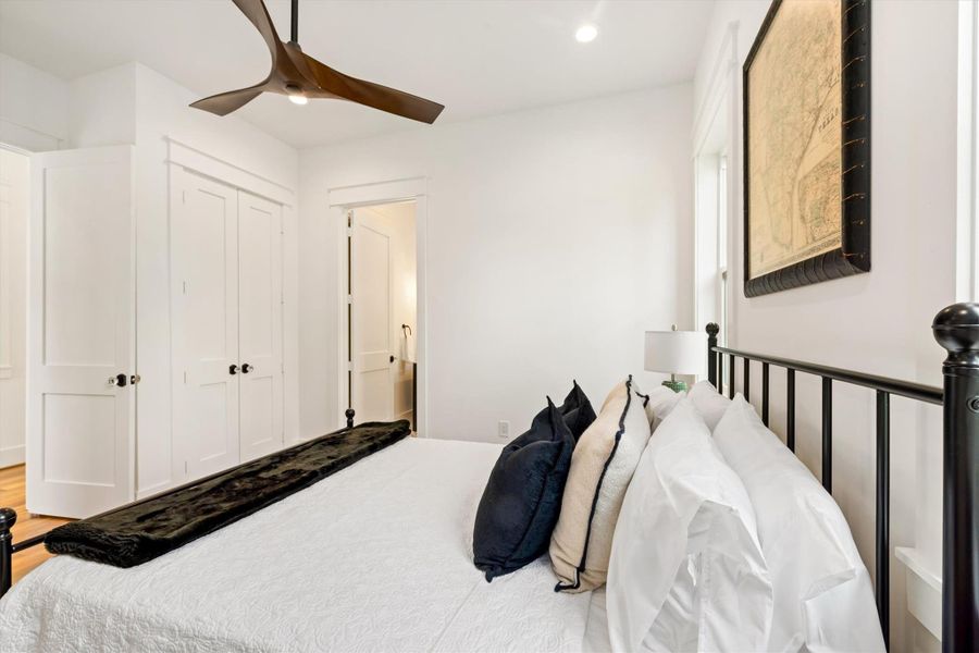 Furnished interior view inside a new home in , Galveston (Image 28).