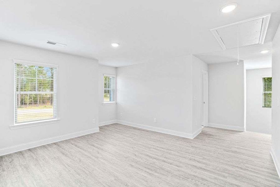 Spacious, unfurnished interior of a new home in Waters Edge, Mansfield (Image 13).