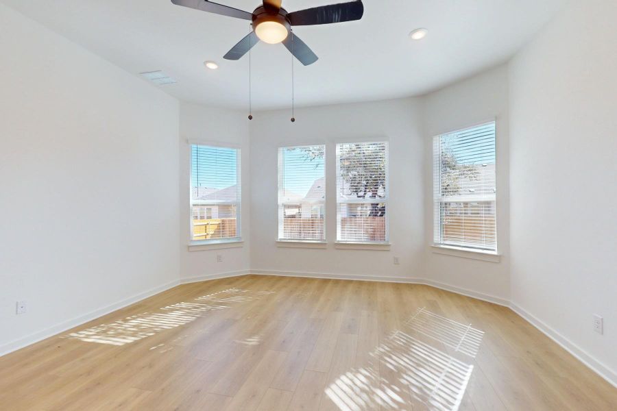 Spacious, unfurnished interior of a new home in Heritage, Dripping Springs (Image 22).