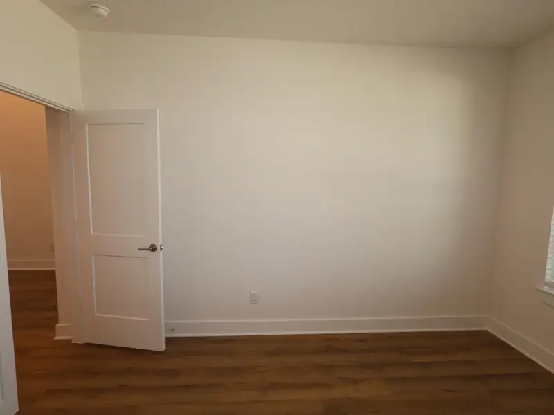 Spacious, unfurnished interior of a new home in Summerview, Fulshear (Image 5).