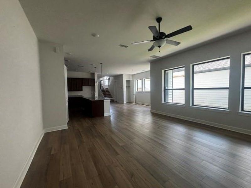 Spacious, unfurnished interior of a new home in , Missouri City (Image 17).