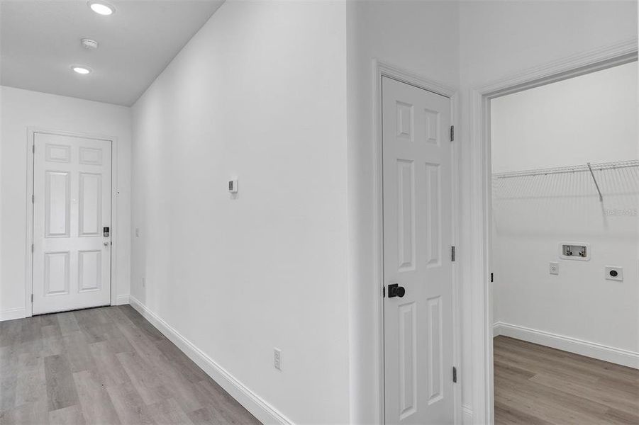 Spacious, unfurnished interior of a new home in , Deland (Image 17).