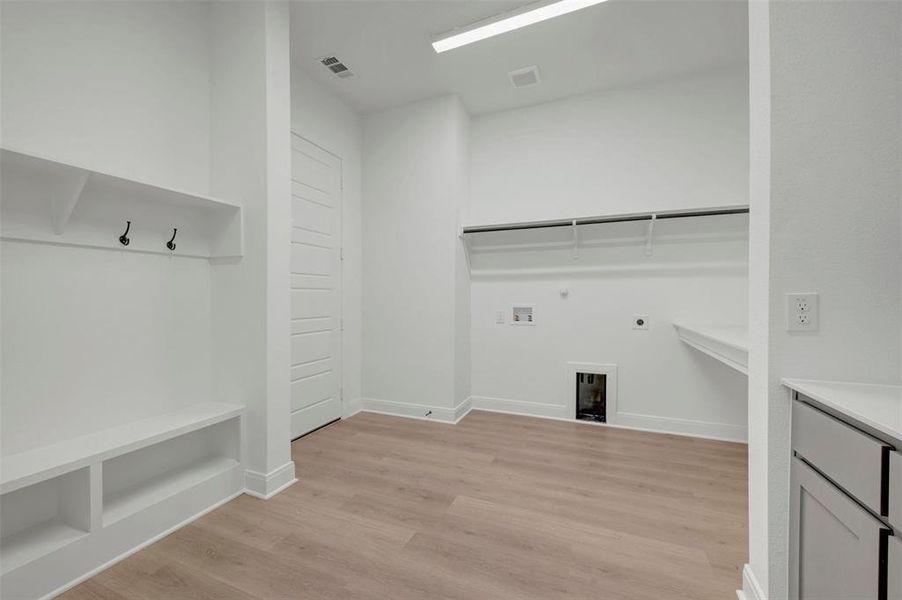 Spacious, unfurnished interior of a new home in The Ridge at Northlake, Northlake (Image 34). Spacious, unfurnished interior of a new home in The Ridge at Northlake, Northlake (Image 34).